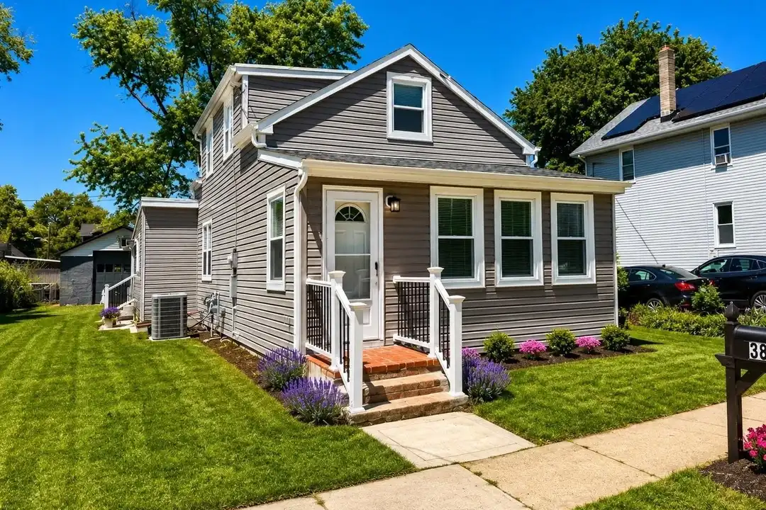 House in Lawrence - View 3