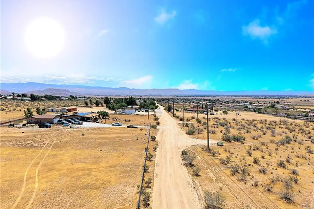 17601 Sycamore Ln - View 5