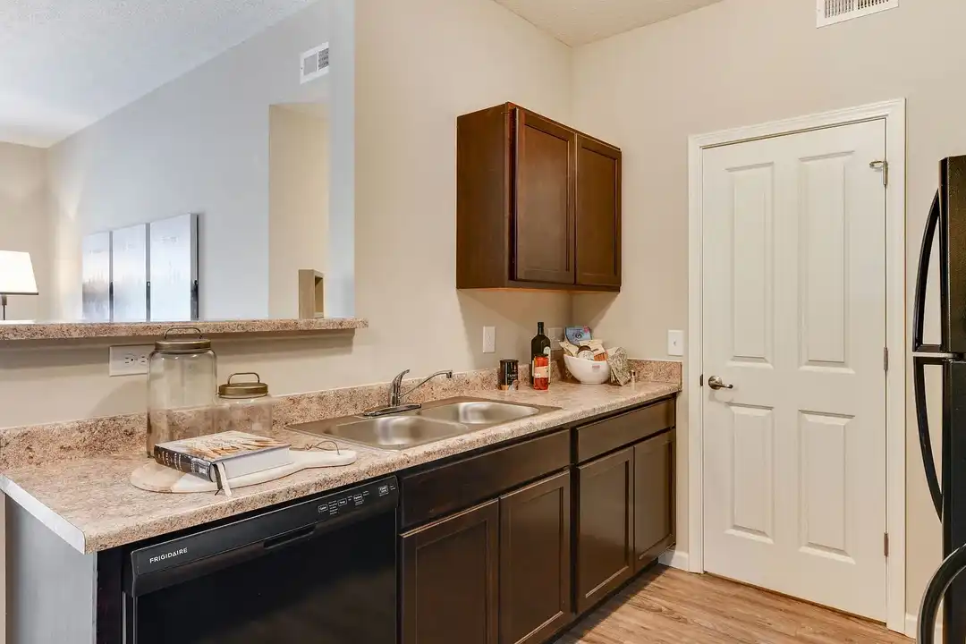 Austin Place Apartments – photo 1