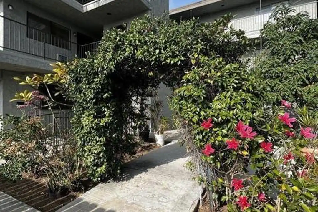 4120 Estrella Ave unit 14 – photo 1