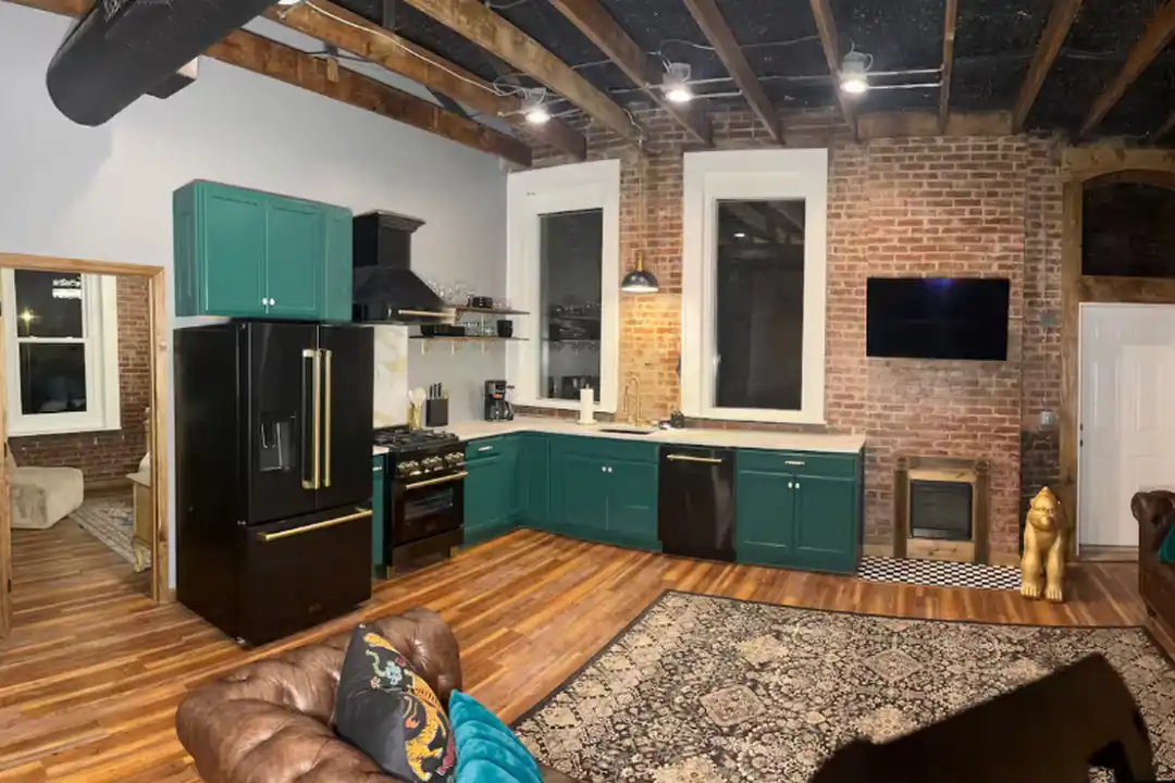 106 3rd Ave W unit B – photo 1 of 10