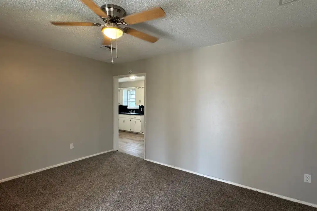 3310 SW Salinas Dr - View 3