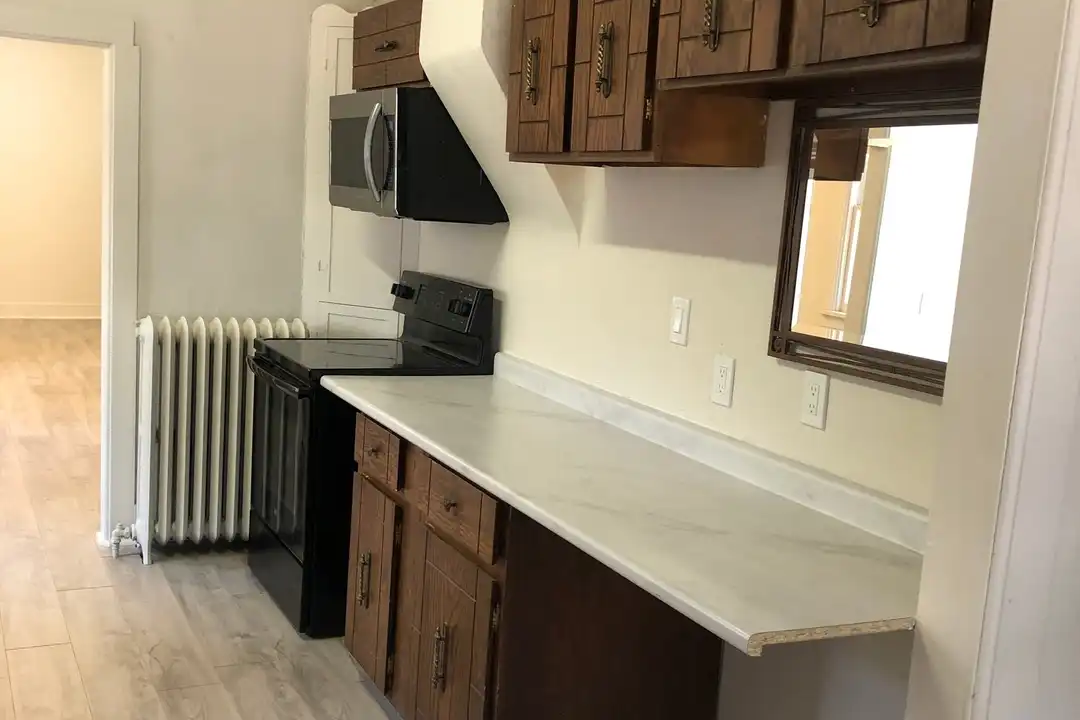 1020 S College Ave unit 1020 S College Ave Unit B - More