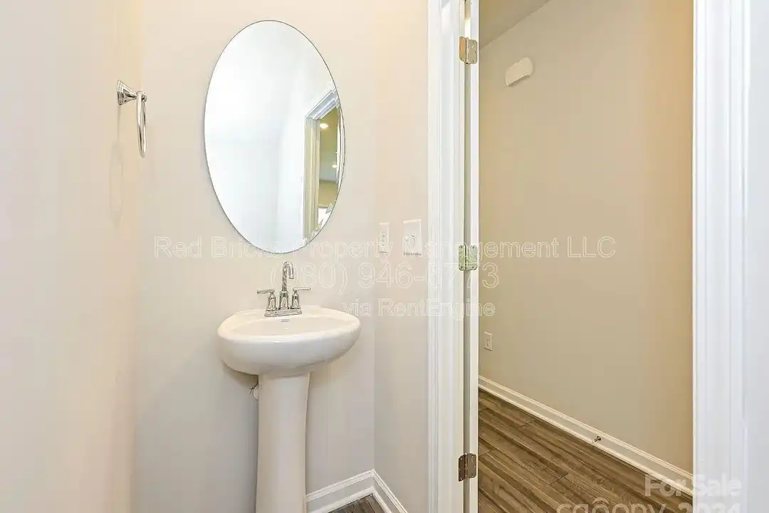 3610 Backwater St - View 5