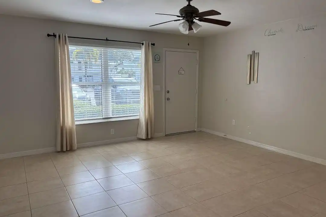 2800 Indian River Blvd unit 1 - View 4