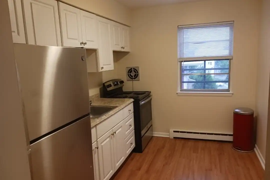 48 Gates Ave #C2 – photo 1 of 7