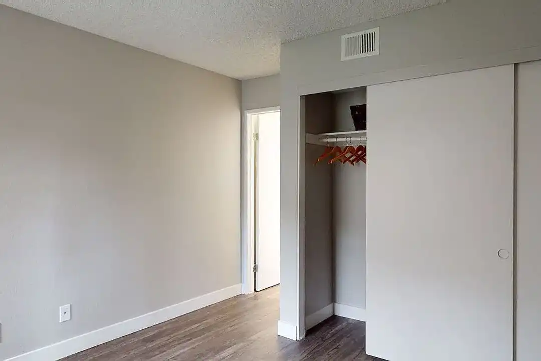 Hillside Village Apartments – photo 1