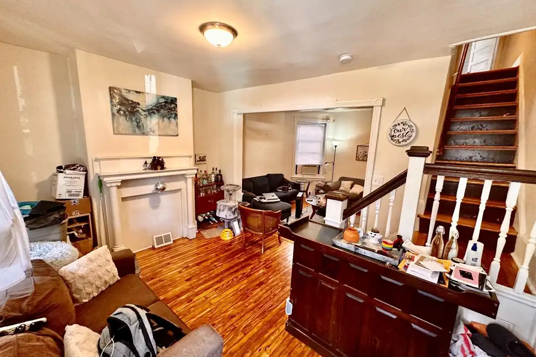 446 W Earlham Ter - View 2