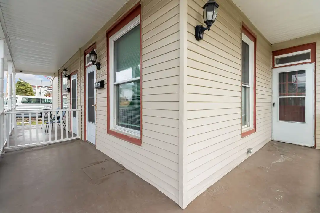 668 Main St - View 3