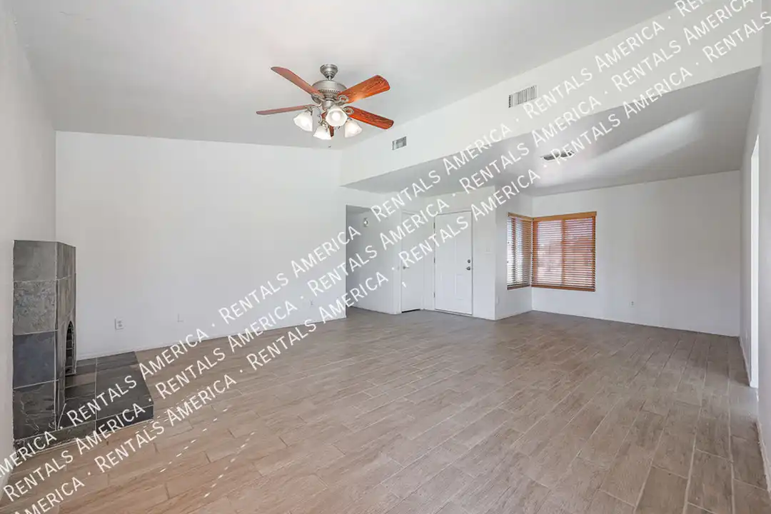 913 W Jerome Cir - More