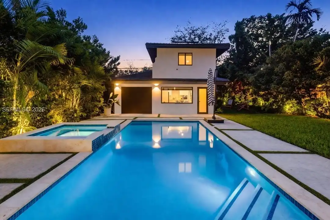 436 NE 88th St - View 2