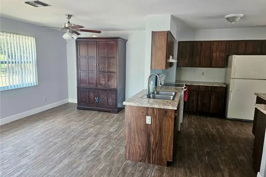 808 Greenwood Ave #8 - View 2