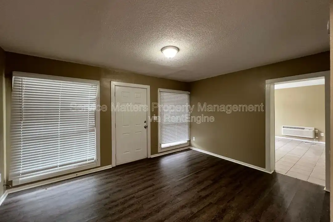 Apartment in Milton - View 3