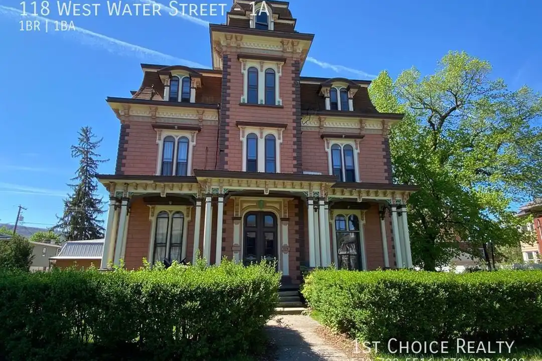 118 W Water St – photo 1 of 16