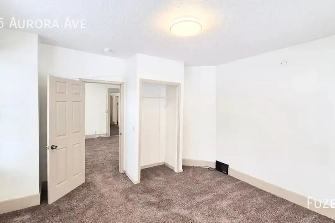315 Aurora Ave - More