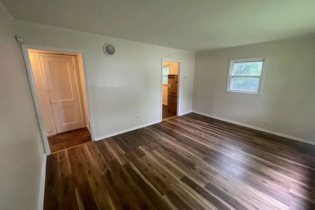 6110 N 39th St - View 4