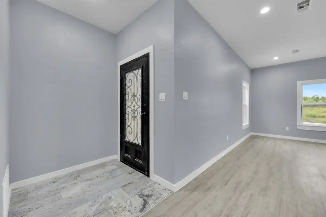409 Dallas St - View 5