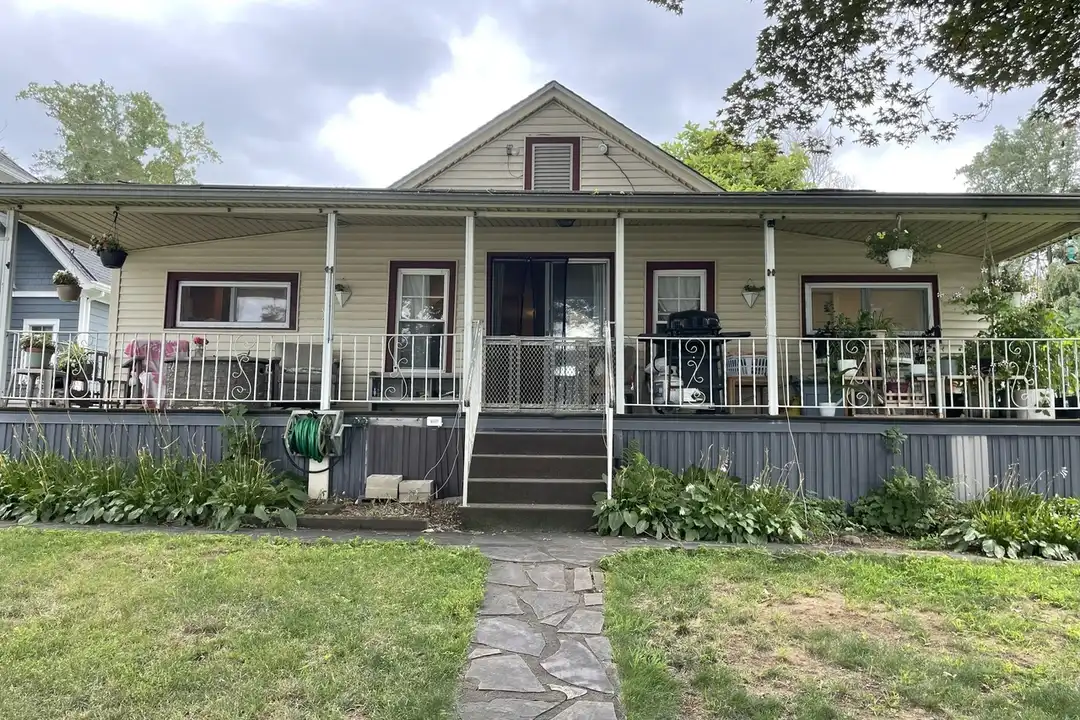 21 Sunset Ln – photo 1 of 24