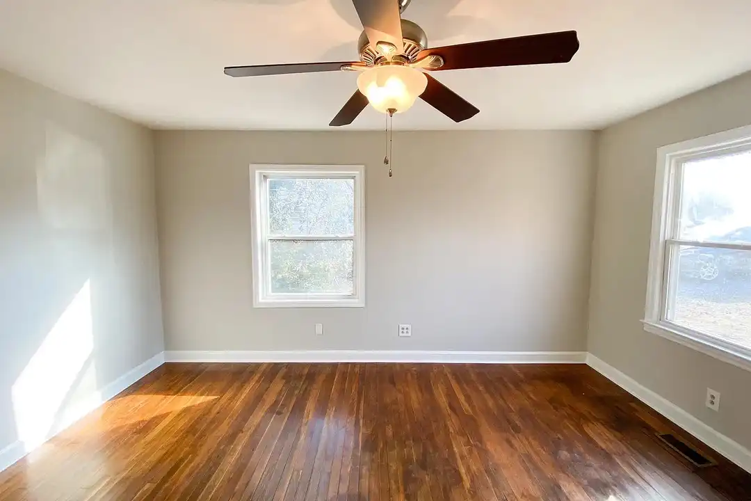 2016 Colonial Ave - View 2