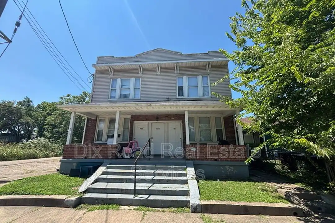 704 Baltimore St – photo 1