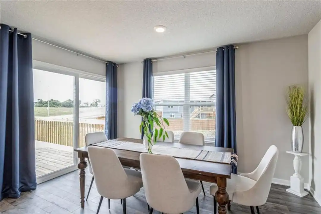 277 NW Charlestown Ln - More