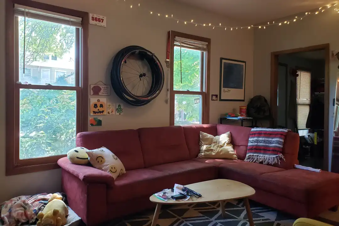 816 E Johnson St - View 3
