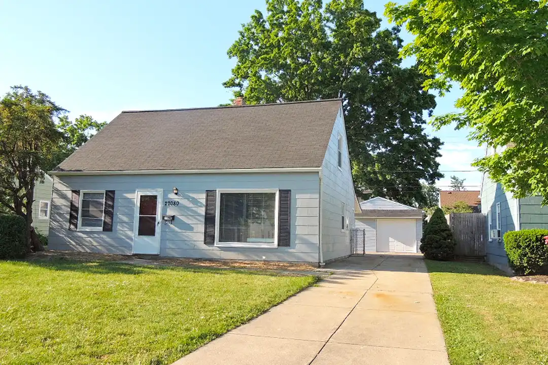 27080 Zeman Ave – photo 1