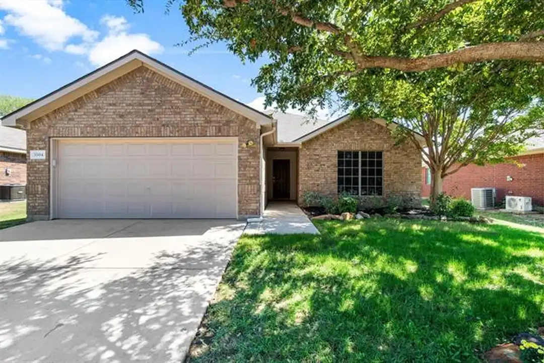 House in Denton - View 3
