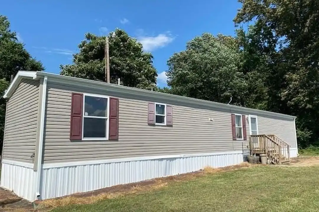 13380 Newtown Rd – photo 1 of 7