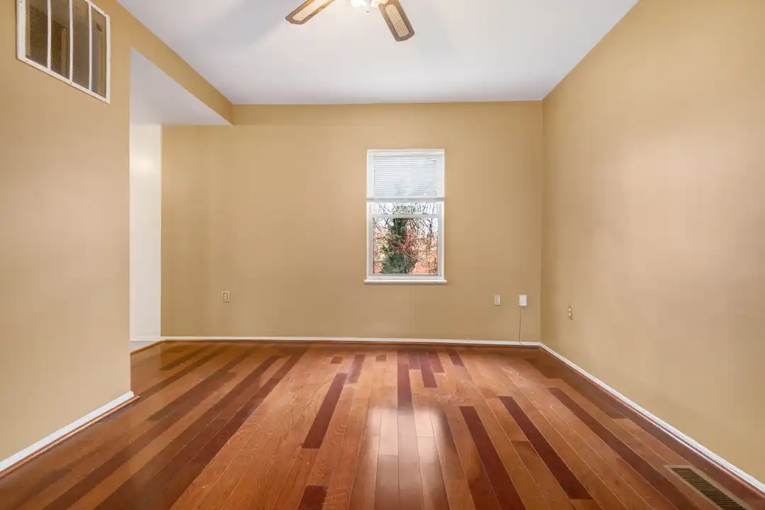 2705 24th St NE - View 3