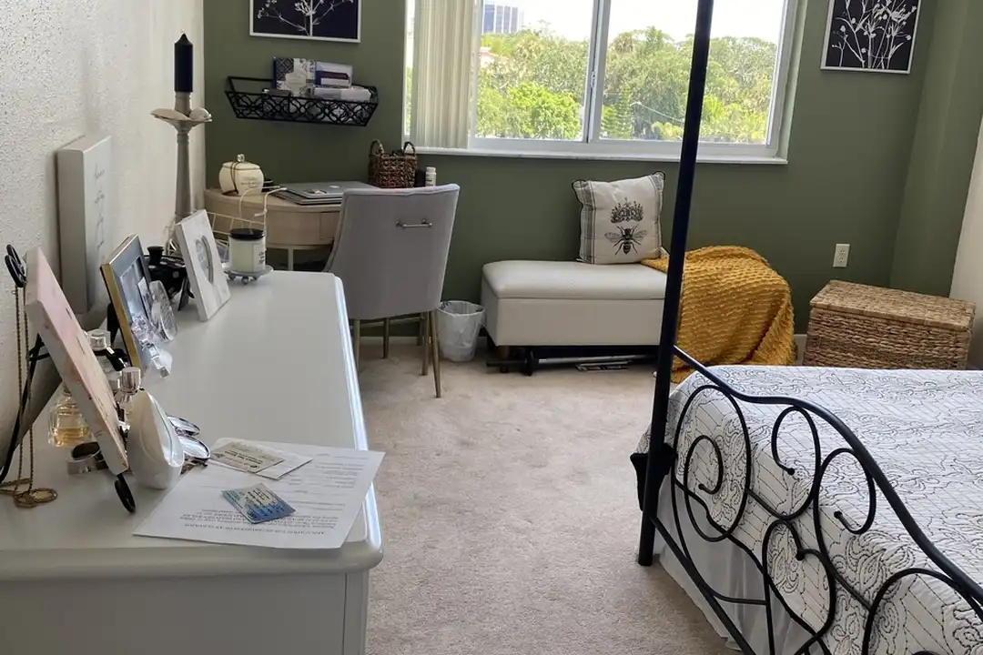 935 N Halifax Ave unit 404 - View 5