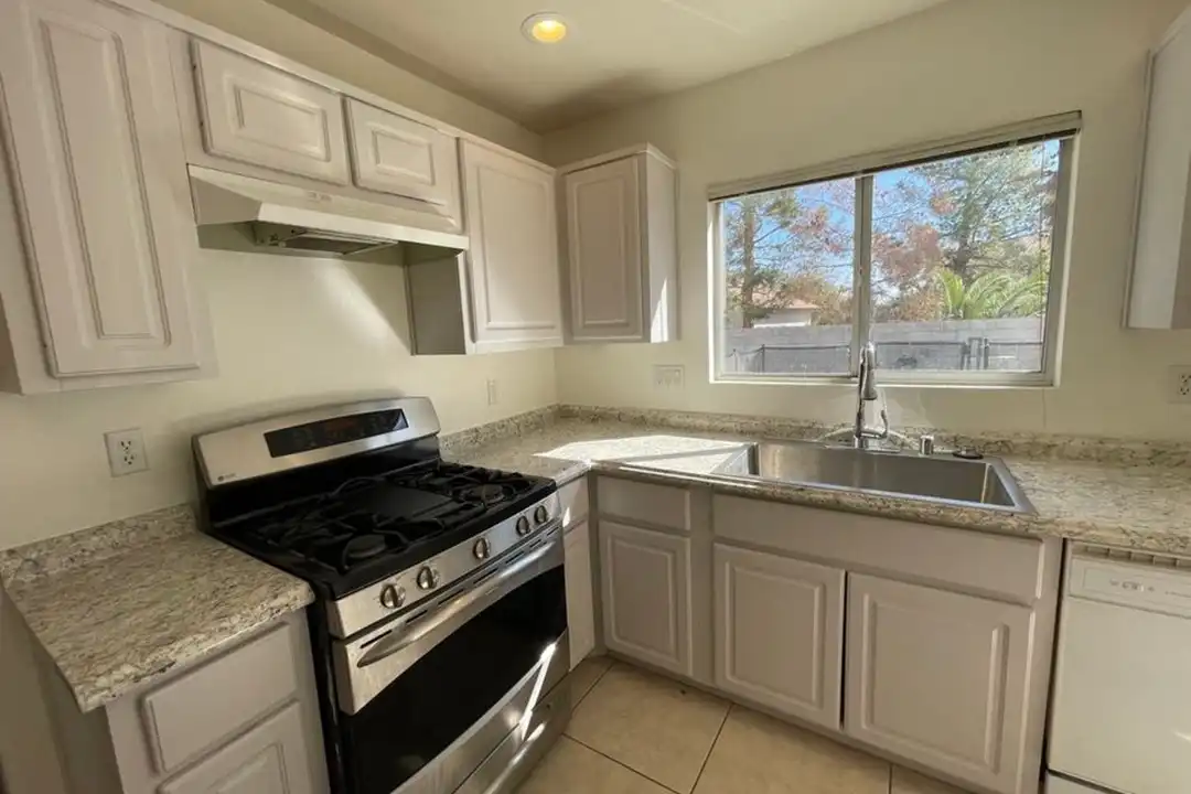250 Camelback Ridge Ave - View 3