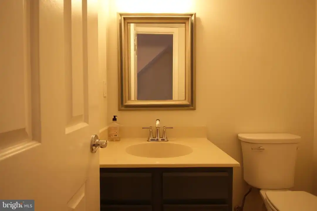436 N Park Dr - View 6
