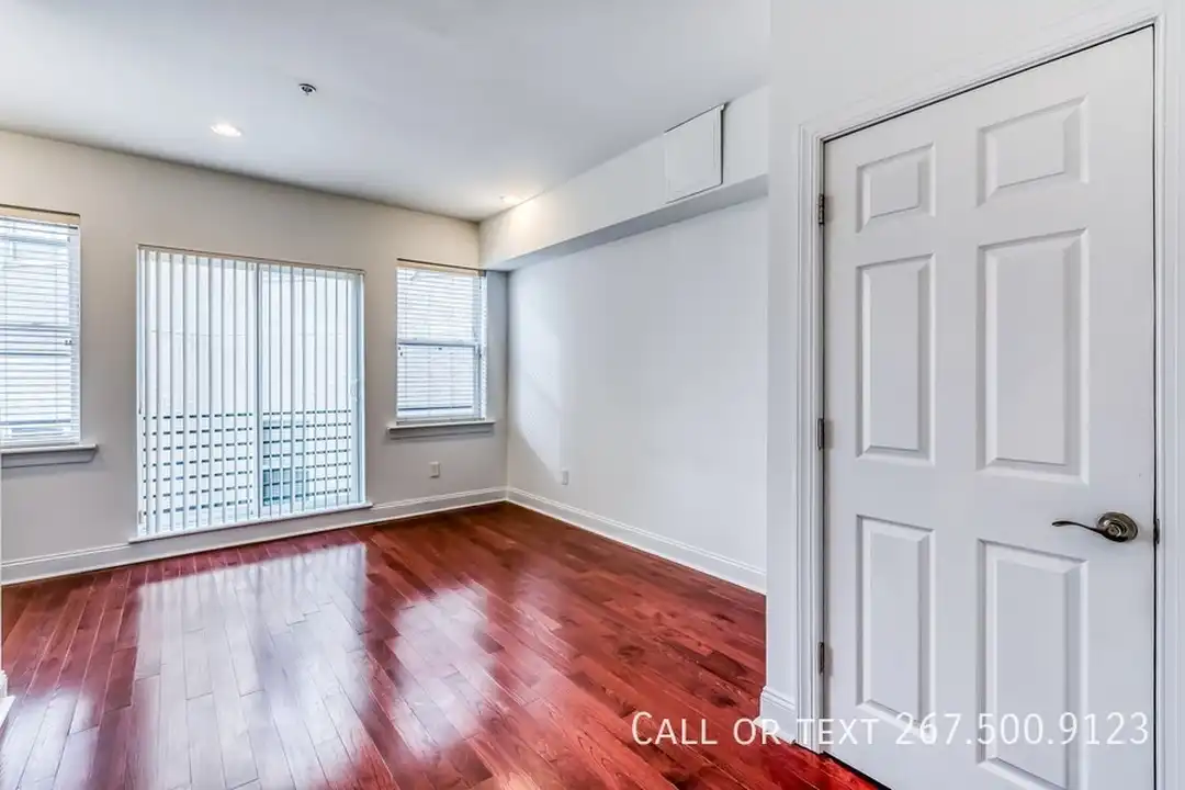 House in Philadelphia - View 4