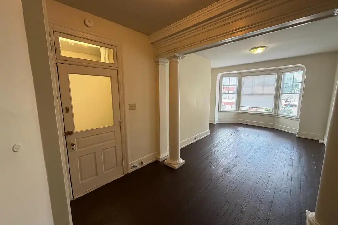 132 W Market St unit 2A – photo 1