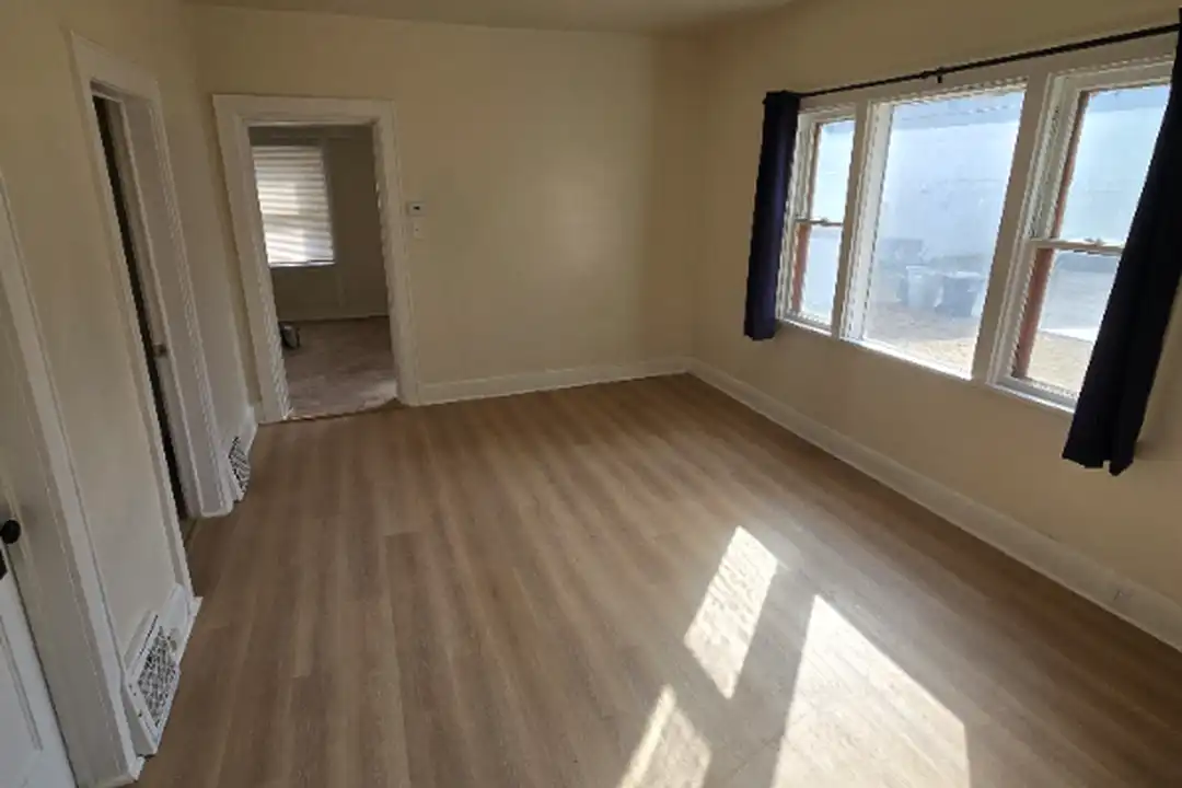3122 N 42nd St – pohled 3