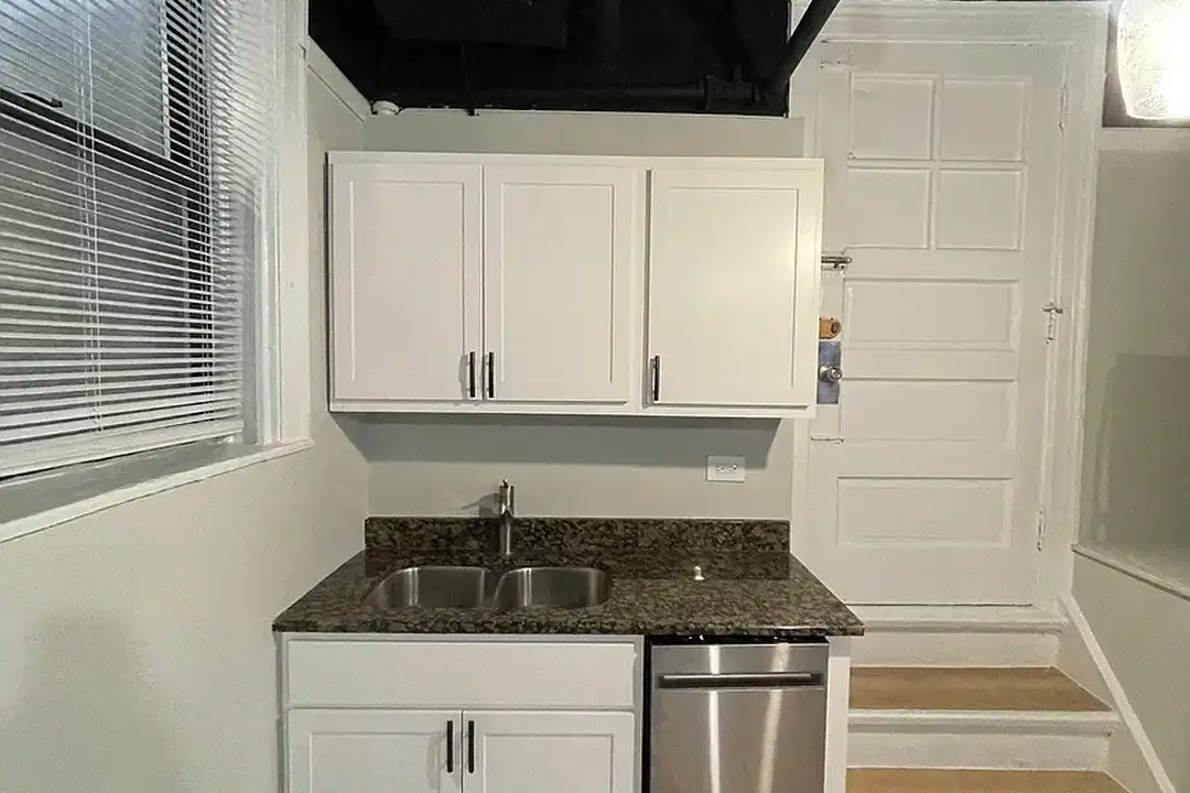 620 W. Addison St. - View 5