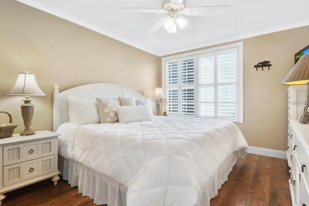 600 Sutton Pl #201 - View 4