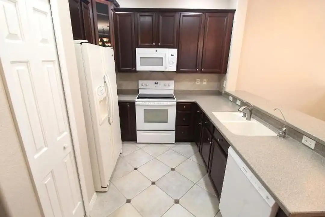 3474 Parkridge Cir - View 4