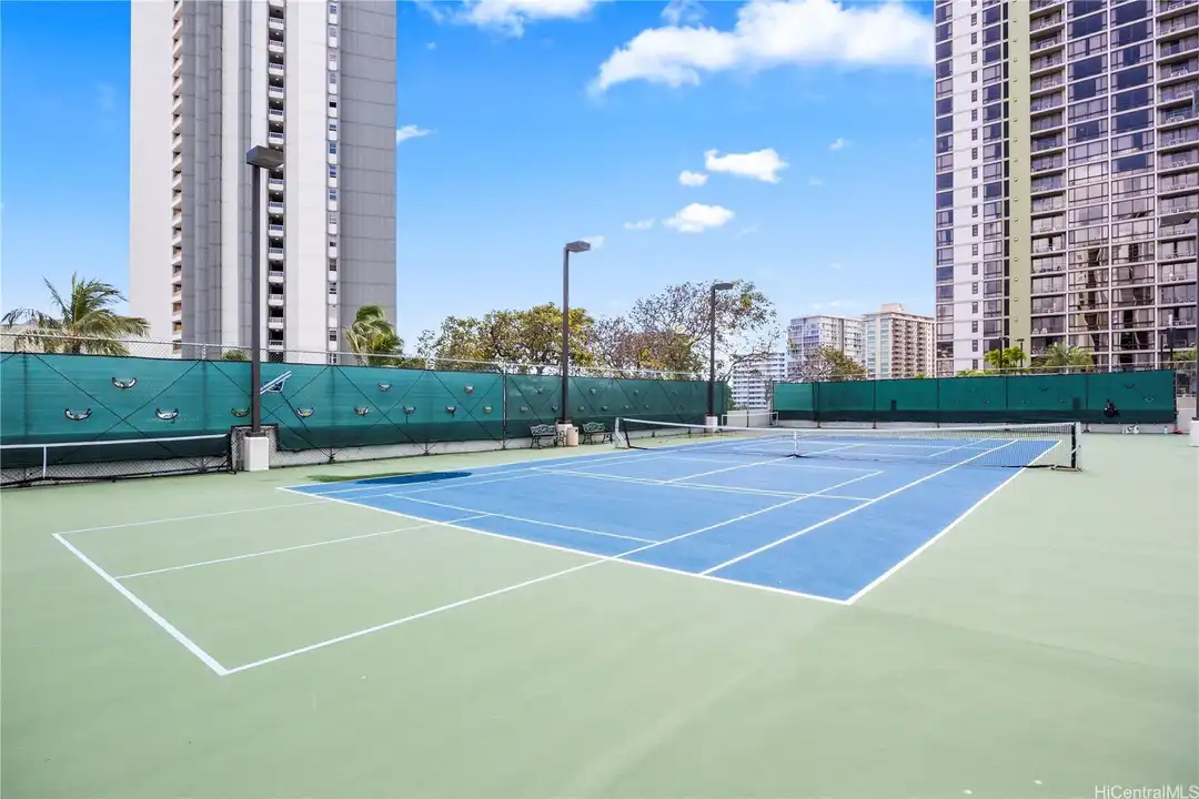 Apartment in Honolulu - View 4