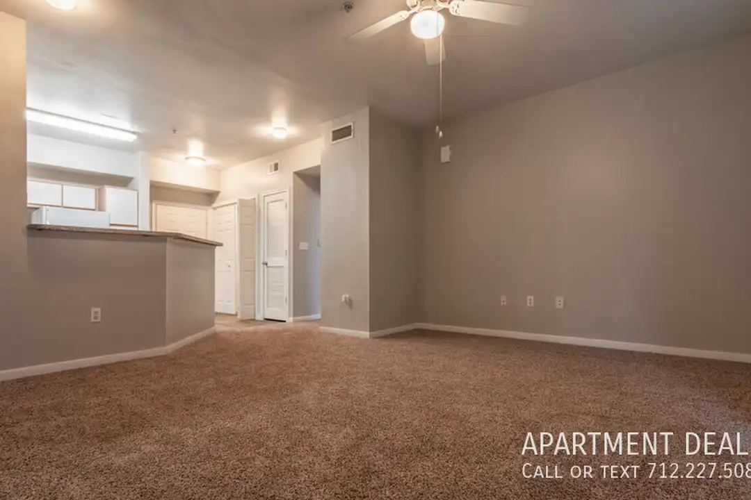 Apartment in Houston, Harris - View 2
