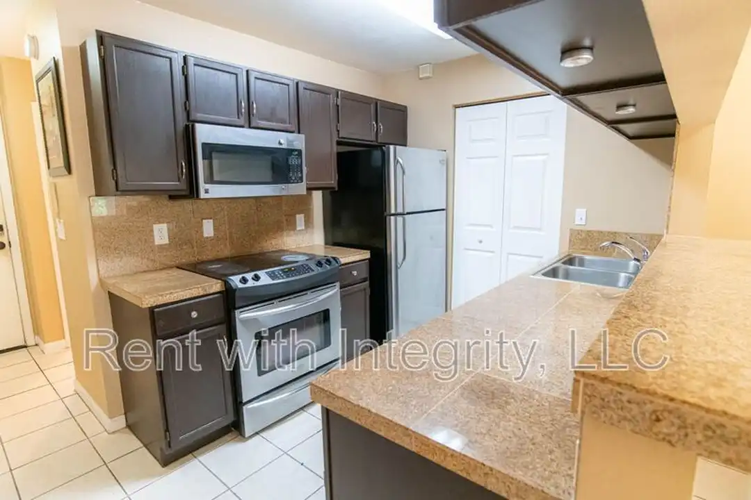 2186 Timberwood Cir N - View 4