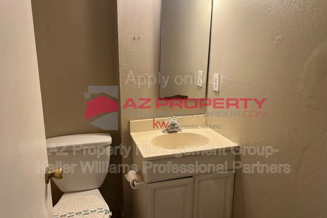 6738 N 55th Ave unit 4 - View 3
