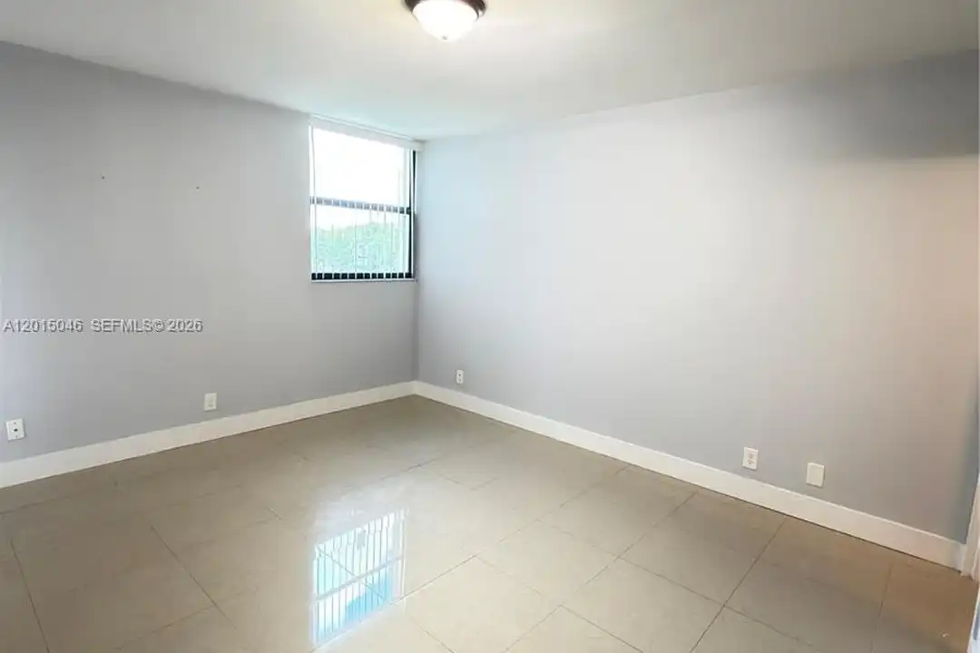 Apartment in Coral Springs - More