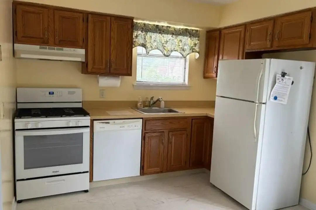131 Locust Ct - View 5