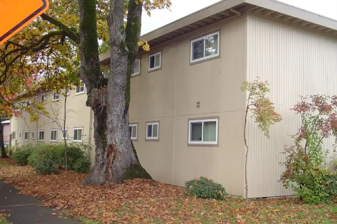 712 4th St unit 18 - View 2
