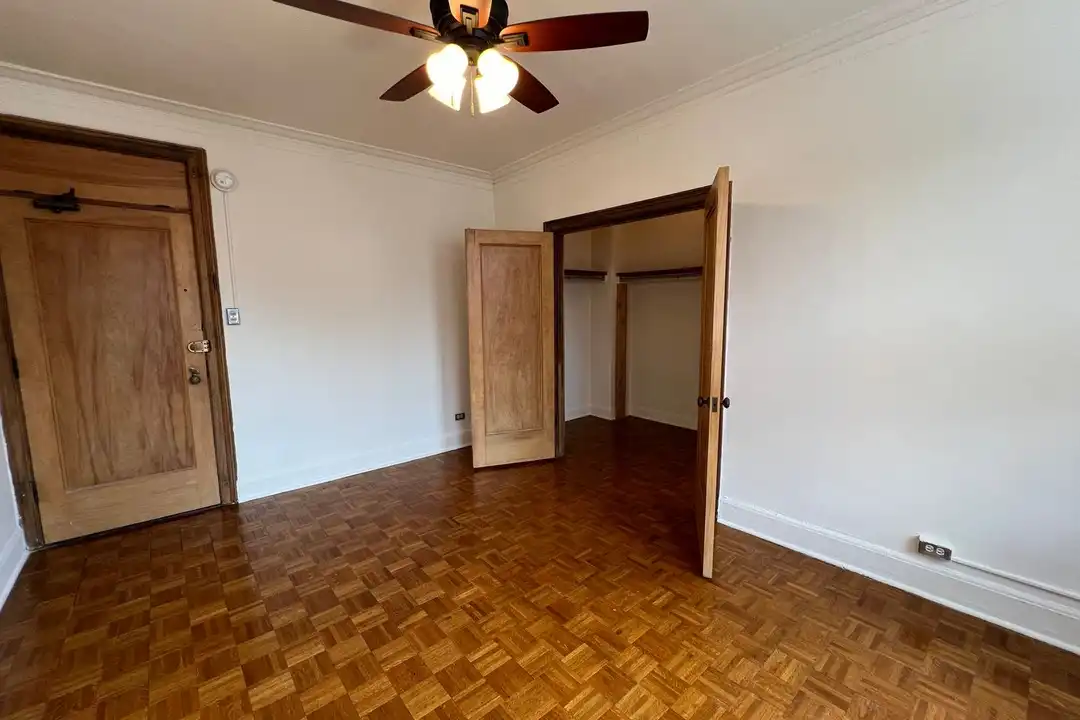 431 W Roscoe St unit 429-303 - View 2