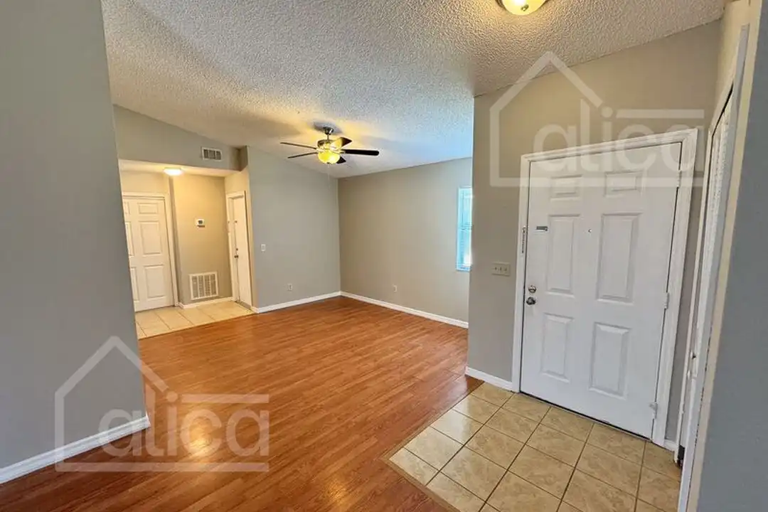 1147 Manitoba St - View 2