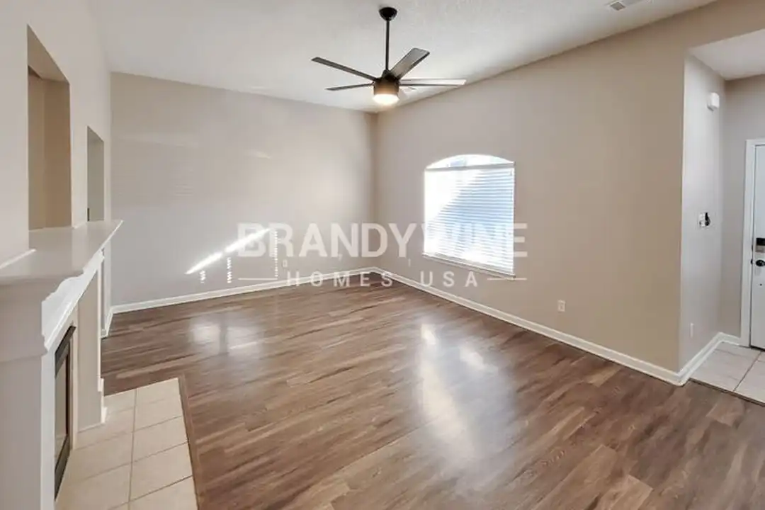 10242 Evening Hill Dr – pohled 5