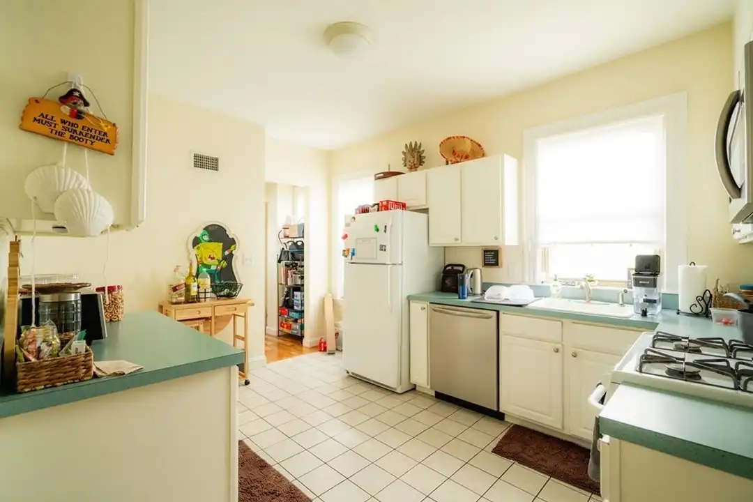 31 Mapleton St unit 33 Mapleton ST – pohled 3